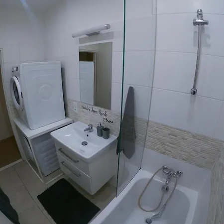 Martina's Apartman *